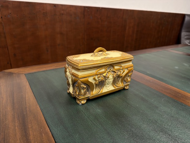 Klassieke-Art-Nouveau-kistje-met-deksel-opberg-doos-doosje