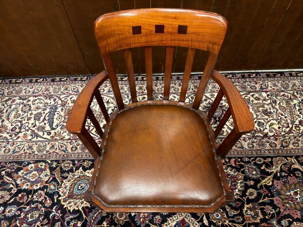 Klassiek-Antiek-Oud-Chesterfield-Engels-Vintage-Globe-Wernicke-Art-Deco-Bureaustoel-Stoel