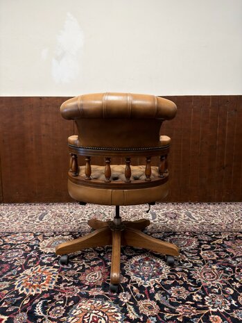 Klassiek-Antiek-Oud-Engels-Chesterfield-Set-Vintage-Bureaustoel-Captain-Chair-Bruin