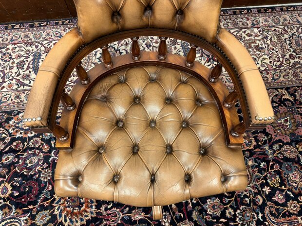 Klassiek-Antiek-Oud-Engels-Chesterfield-Set-Vintage-Bureaustoel-Captain-Chair-Bruin