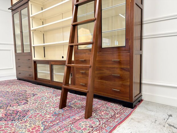 Klassiek-Antiek-Oud-Engels-Chesterfield-Vintage-Art-Deco-Boekenkast-Bibliotheekkast-Kast-met-Ladder-Trap