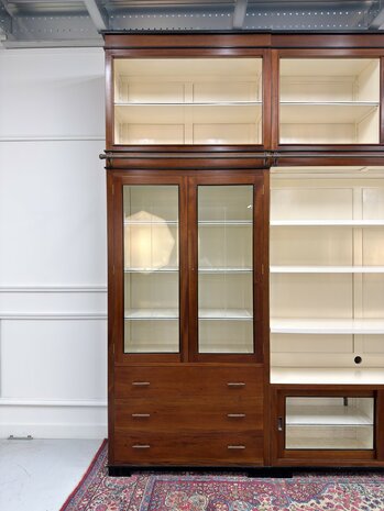 Klassiek-Antiek-Oud-Engels-Chesterfield-Vintage-Art-Deco-Boekenkast-Bibliotheekkast-Kast-met-Ladder-Trap