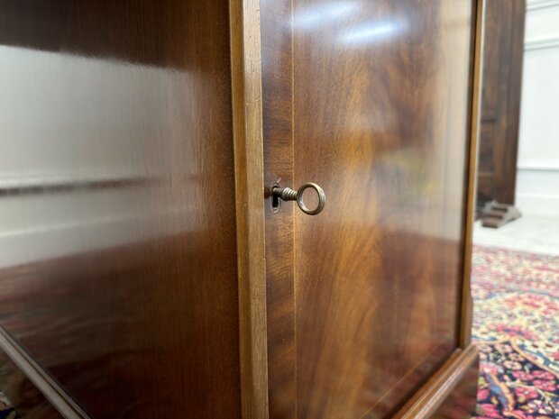 Klassiek-Antiek-Engels-Vintage-Chesterfield-Heldense-Exclusive-Bureau-Desk-met-Bruin-Leder-Ingelegd