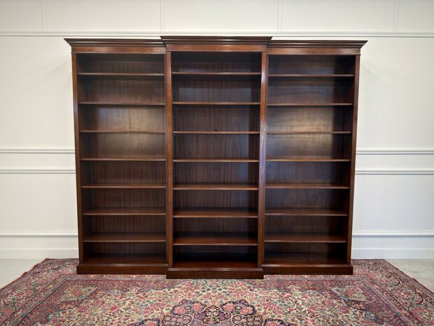 Klassiek-Engels-Antiek-Oud-Vintage-Chesterfield-Heldense-Exclusive-Boekenkast-Bibliotheekkast-Kast