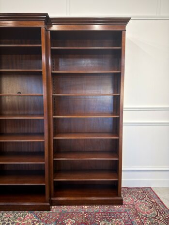 Klassiek-Engels-Antiek-Oud-Vintage-Chesterfield-Heldense-Exclusive-Boekenkast-Bibliotheekkast-Kast