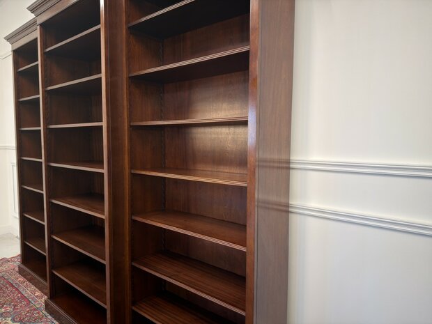 Klassiek-Engels-Antiek-Oud-Vintage-Chesterfield-Heldense-Exclusive-Boekenkast-Bibliotheekkast-Kast