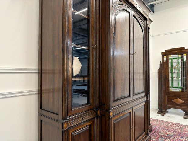 Klassiek-Antiek-Engels-Vintage-Chesterfield-Eikenhouten-Royal-Antique-Collecton-RAC-Boekenkast-Bibliotheekkast-Kast