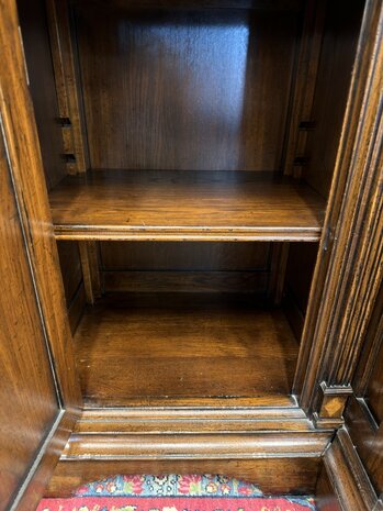 Klassiek-Antiek-Engels-Vintage-Chesterfield-Eikenhouten-Royal-Antique-Collecton-RAC-Boekenkast-Bibliotheekkast-Kast