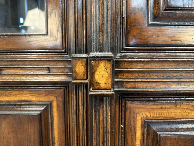 Klassiek-Antiek-Engels-Vintage-Chesterfield-Eikenhouten-Royal-Antique-Collecton-RAC-Boekenkast-Bibliotheekkast-Kast