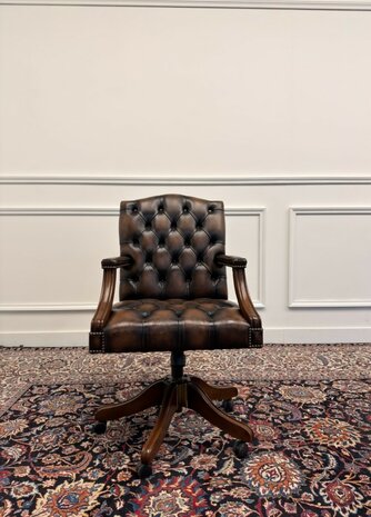 Klassiek-Engels-Antiek-Oud-Chesterfield-Vintage-Bureaustoel-President-Chair-Oxblood-Bruin-Leder