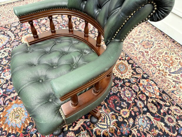 Klassiek-Engels-Antiek-Oud-Vintage-Chesterfield-Bureaustoel-Captain-Chair-Groen-Leder