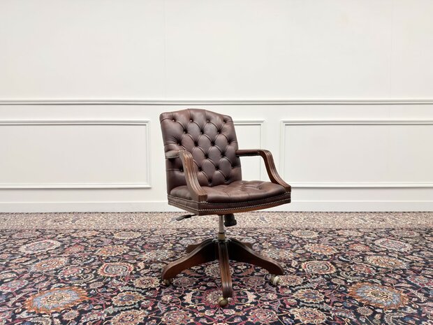 Klassiek-Engels-Antiek-Oud-Vintage-Chesterfield-Bureaustoel-President-Chair-Oxblood-Rood-Leder