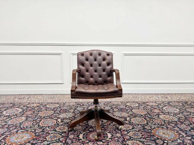 Klassiek-Engels-Antiek-Oud-Vintage-Chesterfield-Bureaustoel-President-Chair-Oxblood-Rood-Leder