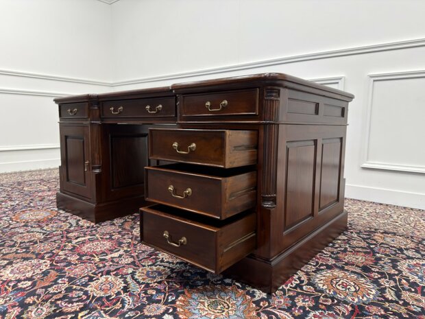 Klassiek-Engels-Antiek-Oud-Vintage-Chesterfield-Bureau-Desk-Partnerdesk-met-Groen-Leder