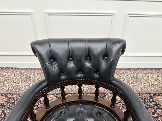 Klassiek-Engels-Antiek-Oud-Vintage-Chesterfield-Bureaustoel-Captain-Chair-Zwart-Leder
