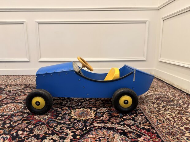 Postmodern pedal car by Christophe Gilet for Vilac 4