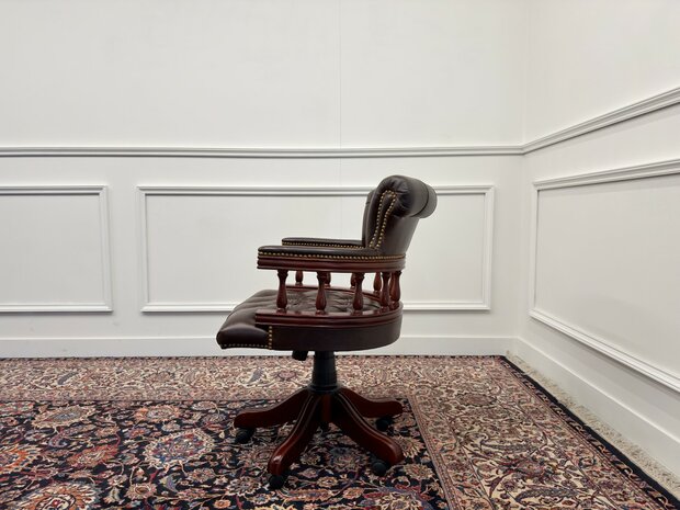 Klassiek-Engels-Vintage-Antiek-Oud-Chesterfield-Bureaustoel-Captain-Chair-Bruin-Leder