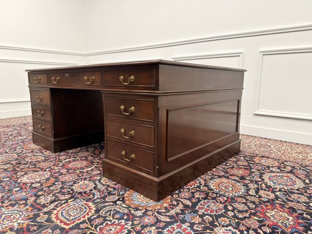 Klassiek-Engels-Antiek-Oud-Vintage-Chesterfield-Bureau-Desk-Partnerdesk-Olijf-Groen-Leder