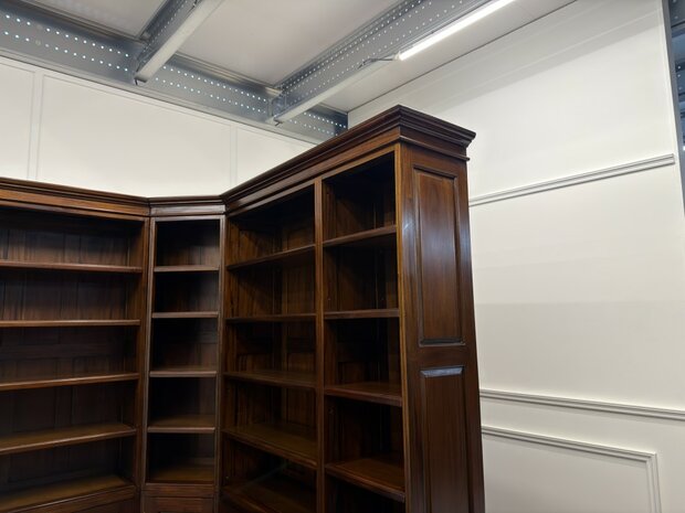 Klassiek-Antiek-Oud-Engels-Vintage-Chesterfield-Mahonie-Boekenkast-Hoekkast-Kast