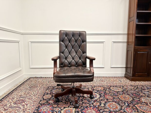 Klassiek-Engels-Antiek-Oud-Vintage-Chesterfield-Bureaustoel-President-Chair-Oxblood-Bruin-Leder