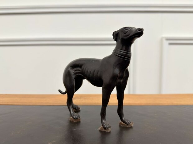 Klassieke-bronze-beeld-standbeeld-hazewind-hond-greyhound-6