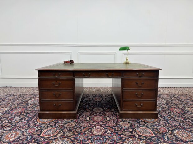Groot-Klassiek-Engels-Antiek-Oud-Vintage-Chesterfield-Bureau-Desk-Partnerdesk-Groen-Leder-Ingelegd