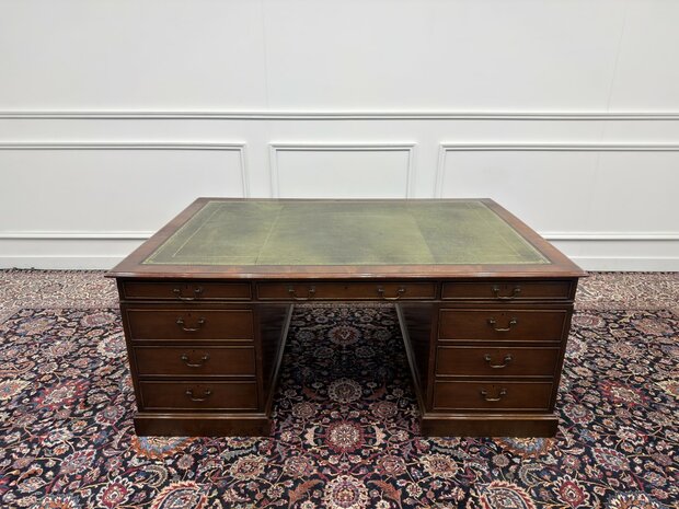 Groot-Klassiek-Engels-Antiek-Oud-Vintage-Chesterfield-Bureau-Desk-Partnerdesk-Groen-Leder-Ingelegd