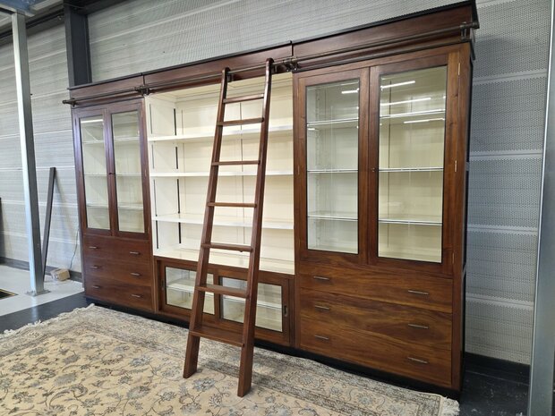 Klassiek-Antiek-Oud-Engels-Chesterfield-Vintage-Art-Deco-Boekenkast-Bibliotheekkast-Kast-met-Ladder-Trap