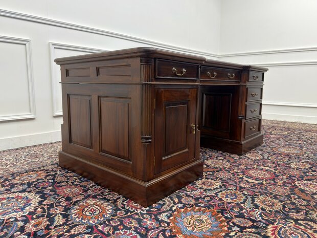 Klassiek-Antiek-Engels-Oud-Chesterfield-Bureau-Desk-Partnerdesk-Groen-Leder-Ingelegd