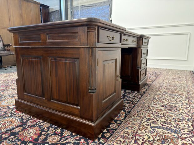 Klassiek-Antiek-Engels-Oud-Chesterfield-Bureau-Desk-Partnerdesk-Groen-Leder-Ingelegd