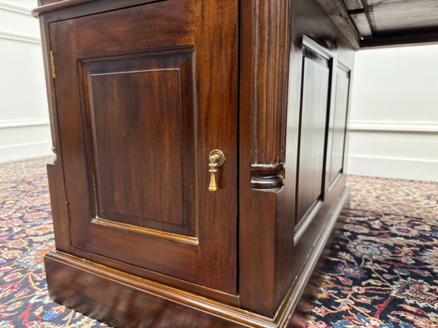 Klassiek-Antiek-Engels-Oud-Chesterfield-Bureau-Desk-Partnerdesk-Groen-Leder-Ingelegd