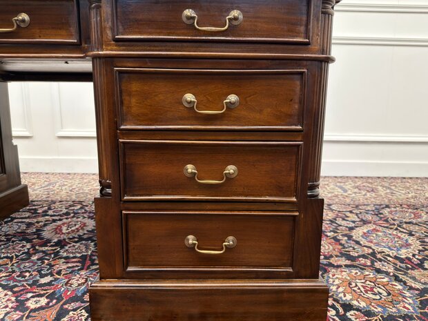 Klassiek-Antiek-Engels-Oud-Chesterfield-Bureau-Desk-Partnerdesk-Groen-Leder-Ingelegd