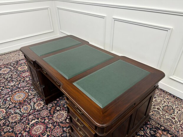 Klassiek-Antiek-Engels-Oud-Chesterfield-Bureau-Desk-Partnerdesk-Groen-Leder-Ingelegd