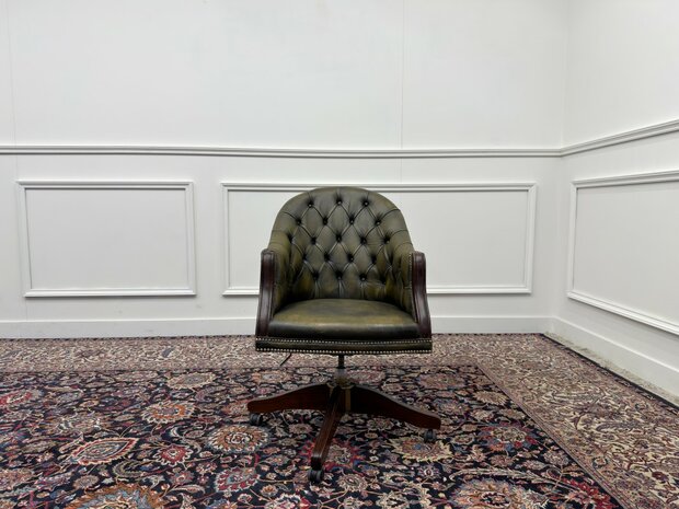 Klassiek-Antiek-Oud-Engels-Chesterfield-Vintage-Bureaustoel-Director-Chair-Olijfgroen-Leder