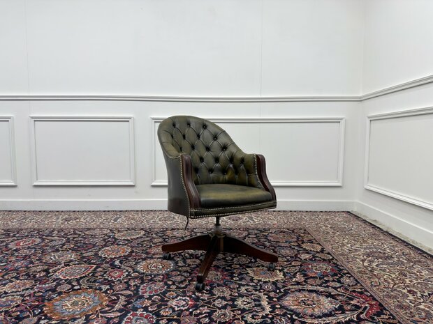 Klassiek-Antiek-Oud-Engels-Chesterfield-Vintage-Bureaustoel-Director-Chair-Olijfgroen-Leder