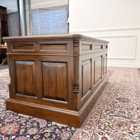 Klassiek-Engels-Antiek-Oud-Chesterfield-Bureau-Desk-met-Achterschot-Groen-Leder