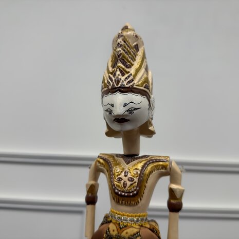Antieke-Indonesie-wayang-golek-schaduw-poppen-5