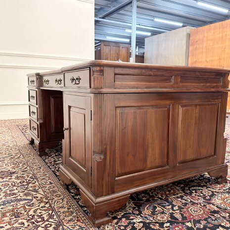 Klassiek-Antiek-Engels-Oud-Chesterfield-Bureau-Desk-Partnerdesk-Groen-Leder
