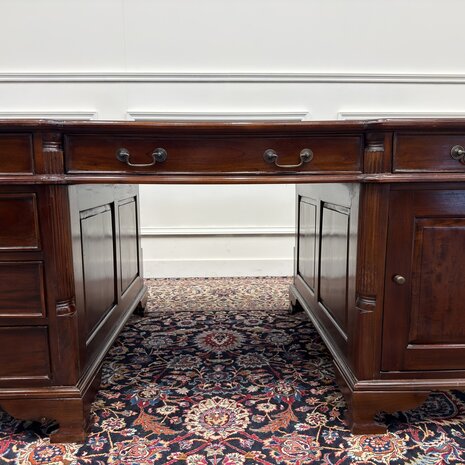 Klassiek-Antiek-Engels-Oud-Chesterfield-Bureau-Desk-Partnerdesk-Groen-Leder
