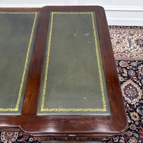 Klassiek-Antiek-Engels-Oud-Chesterfield-Bureau-Desk-Partnerdesk-Groen-Leder