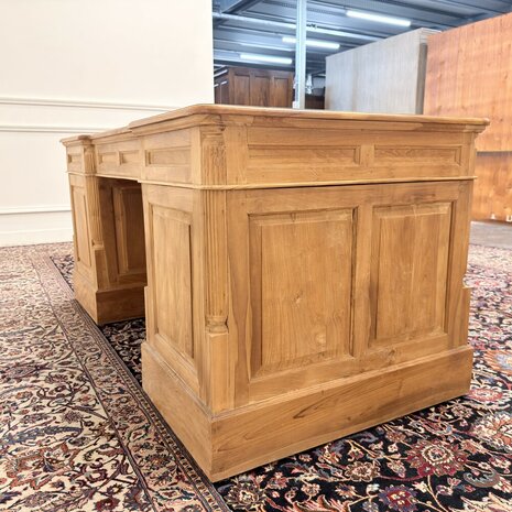 Klassiek-Antiek-Engels-Oud-Chesterfield-Teakhouten-Teak-Bureau-Bruin-Leder