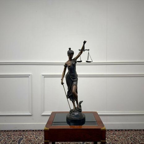 Klassiek-Bronzen-Beeld-Vrouw-Justitia-Lady-Justice