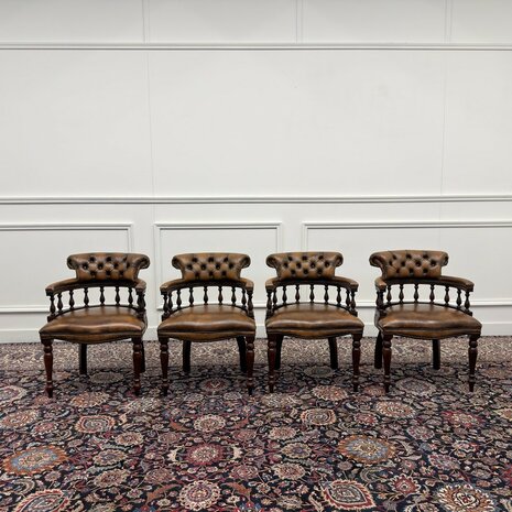 Klassiek-Engels-Antiek-Oud-Vintage-Springvale-Chesterfield-Set-Stoelen-Bureaustoel-Captain-Chair-Bruin-Cognac-Leder