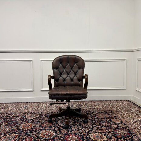 Klassieke-Chesterfield-bureaustoel-office-chair-bruin-1