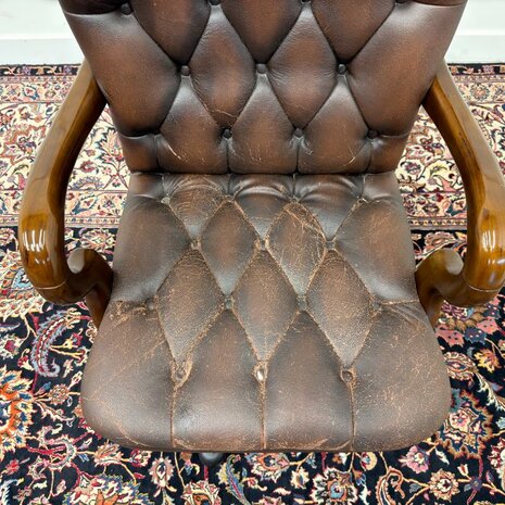 Klassieke-Chesterfield-bureaustoel-office-chair-bruin-5