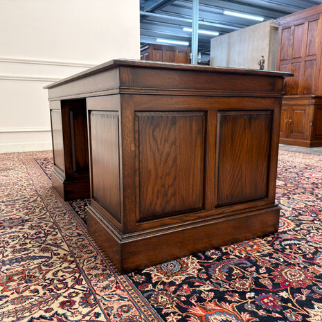Klassiek-Engels-Oud-Antiek-Vintage-Chesterfield-RAC-Royal-Antique-Collection-Bureau-Desk-Bruin-Leder