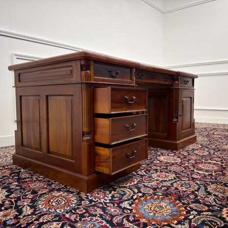 Klassiek-Engels-Oud-Antiek-Chesterfield-Vintage-Bureau-Desk-Partnerdesk-Zwart-Leder
