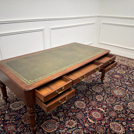Klassiek-Engels-Antiek-Oud-Vintage-Chesterfield-Bureau-Desk-Schrijftafel-Groen-Leder