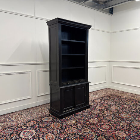 Klassiek-Antiek-Engels-Oud-Vintage-Chesterfield-Zwart-Zwarte-Boekenkast-Kast
