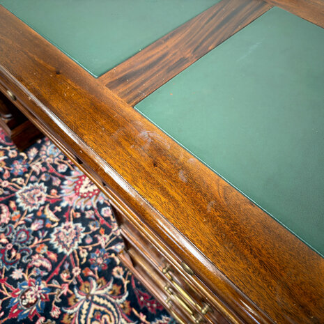Klassiek-Antiek-Engels-Oud-Vintage-Chesterfield-Bureau-Desk-Groen-Leder